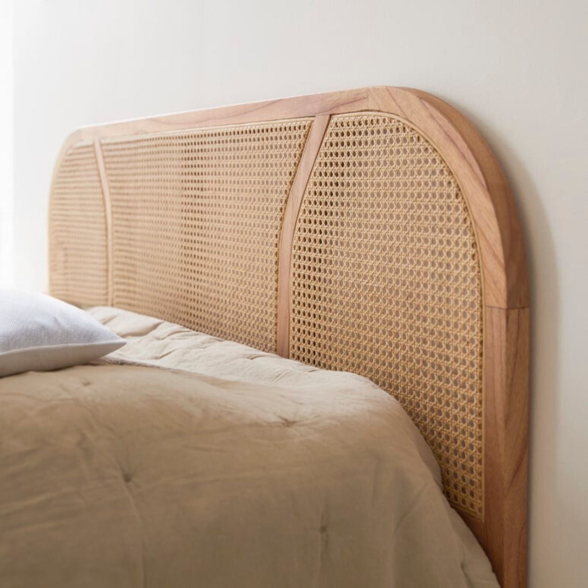 headboard-rattan