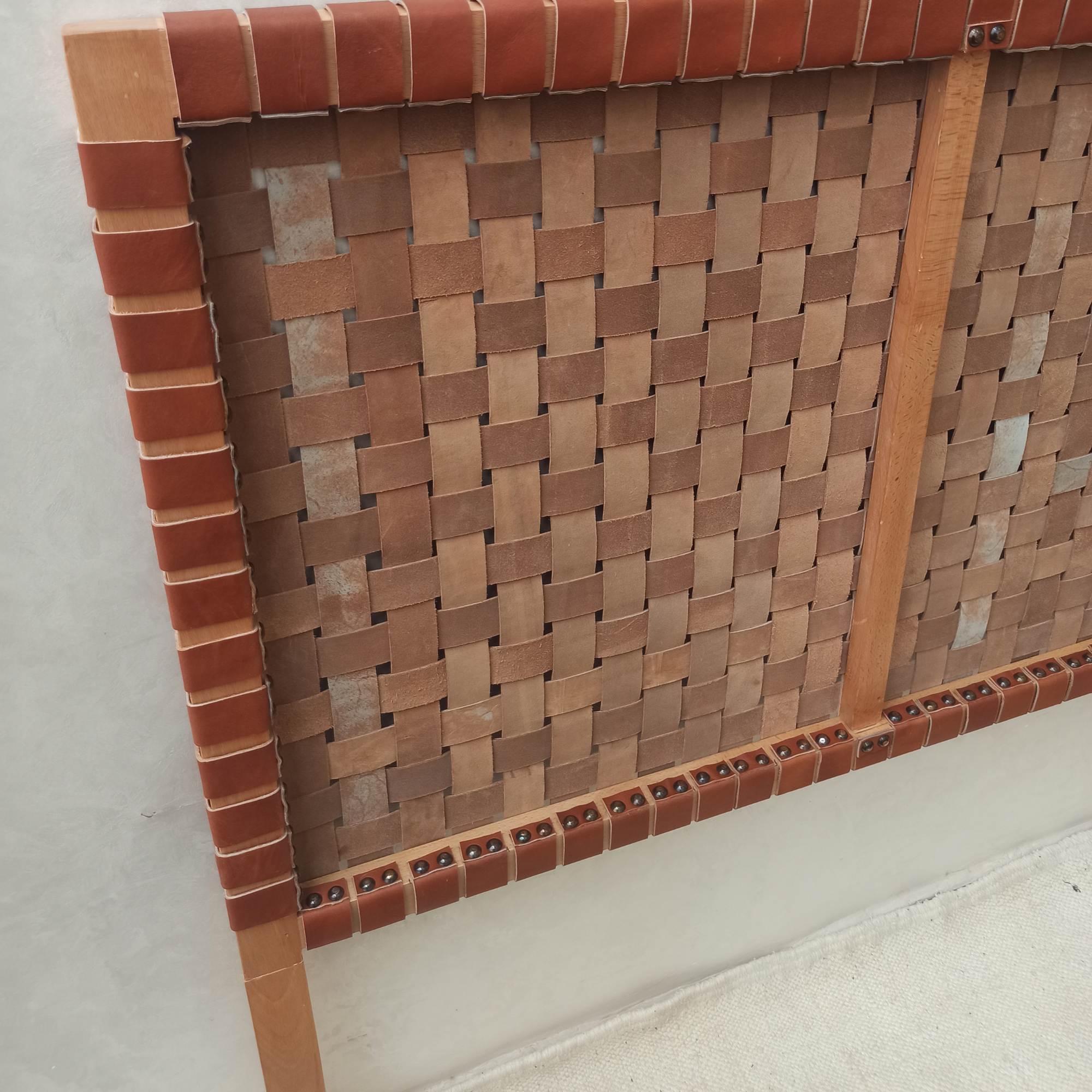 Artihandmade® headboard, showcasing artisan craftsmanship and quality.