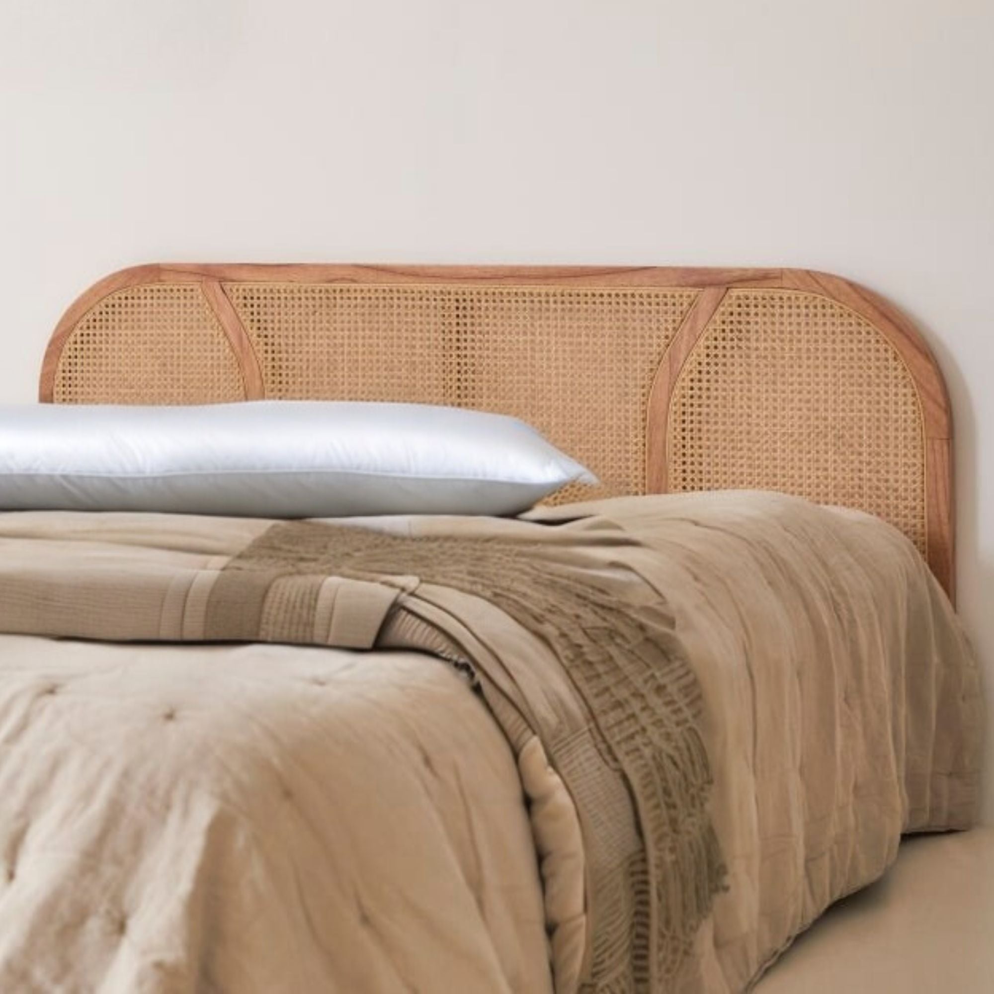 headboard-rattan