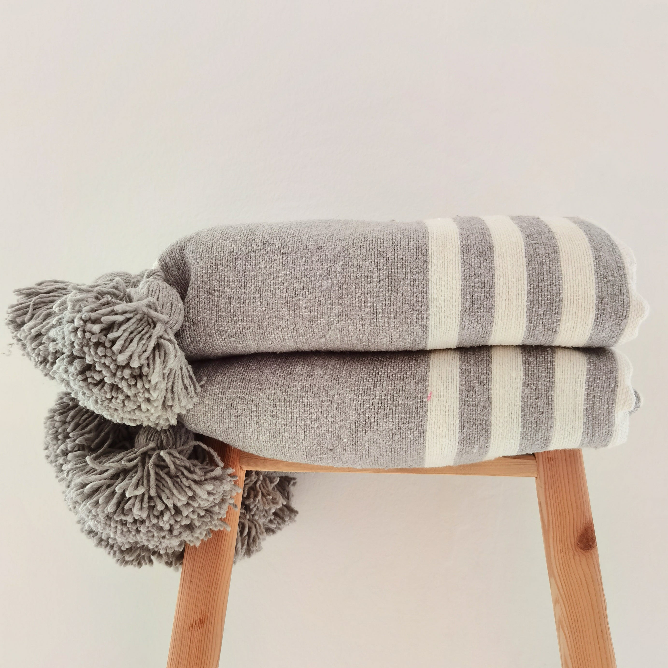 Handmade Moroccan Blanket Throw Gray white - artihandmade